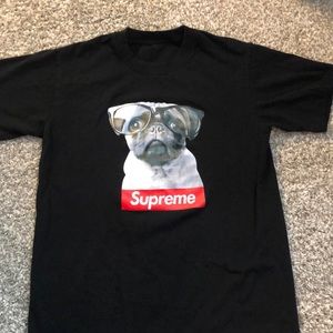 ✨unisex Supreme pug shirt✨